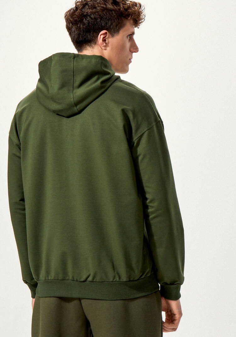 Толстовка с вышивкой шир.  750, рис. 11