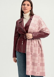 Палантин в клетку с монограммой