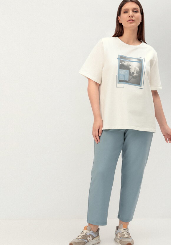 Комплект брючный с принтом на футболке шир.  580, рис. 26