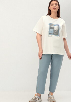 Комплект брючный с принтом на футболке