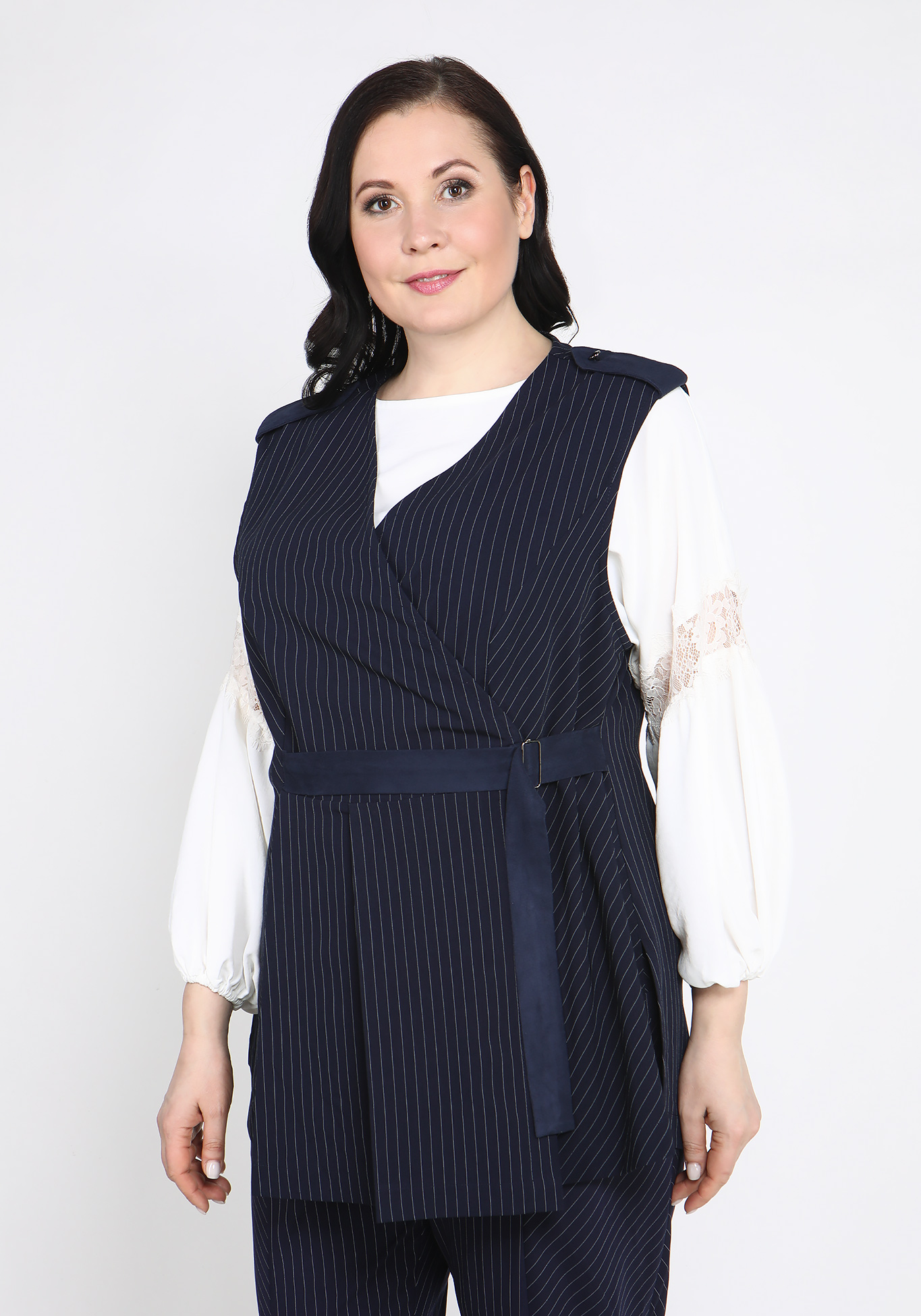 Жилет с поясом из экозамши