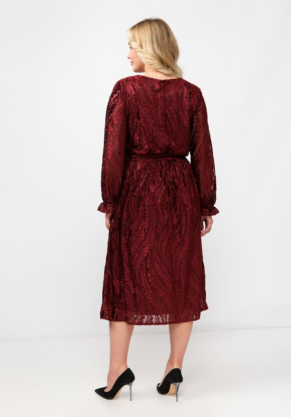 Платье с фактурным рисунком на резинке — купить за руб в магазине Леомакс