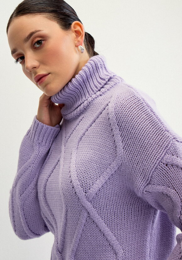 Свитер с объемными ромбами шир.  580, рис. 34