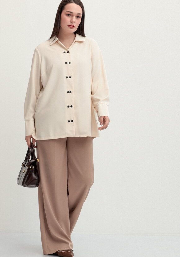 Рубашка с контрастными пуговицами шир.  580, рис. 18