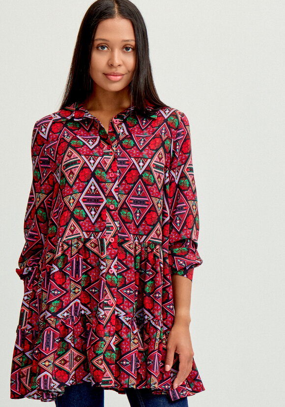 Блуза свободная с воланами по низу шир.  580, рис. 31