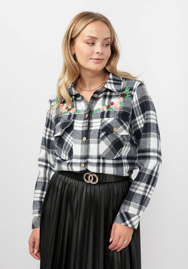 Рубашка в клетку с вышивкой и карманами шир.  750, рис. 9