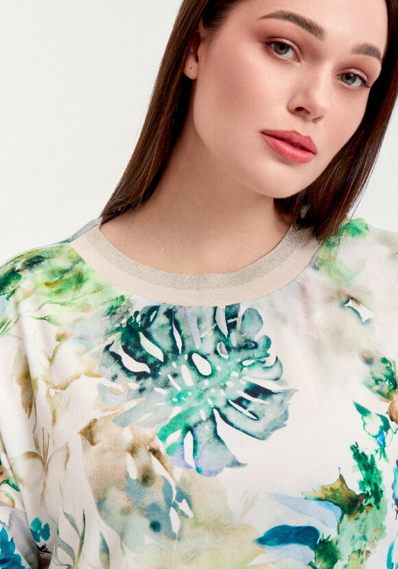 Джемпер оверсайз с акварельным рисунком шир.  580, рис. 5