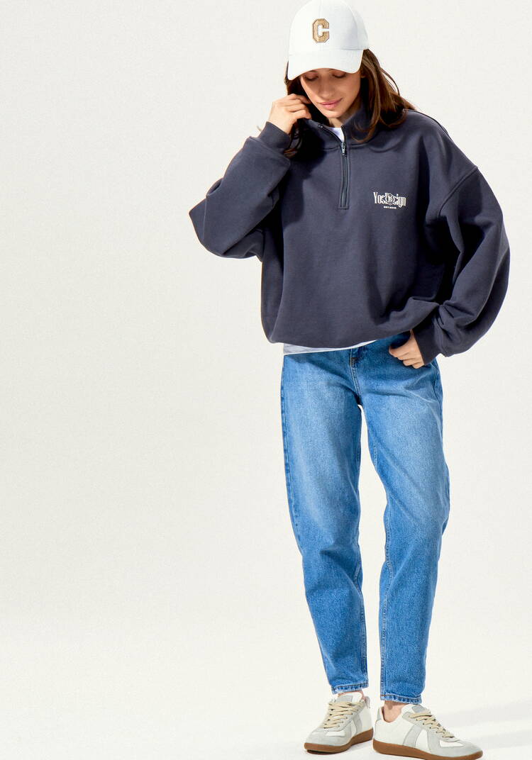 Мом-джинсы с зауженными к низу брючинами шир.  750, рис. 16