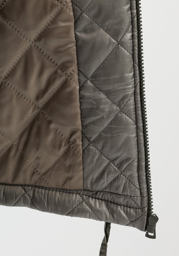 Куртка стёганая с капюшоном шир.  580, рис. 19