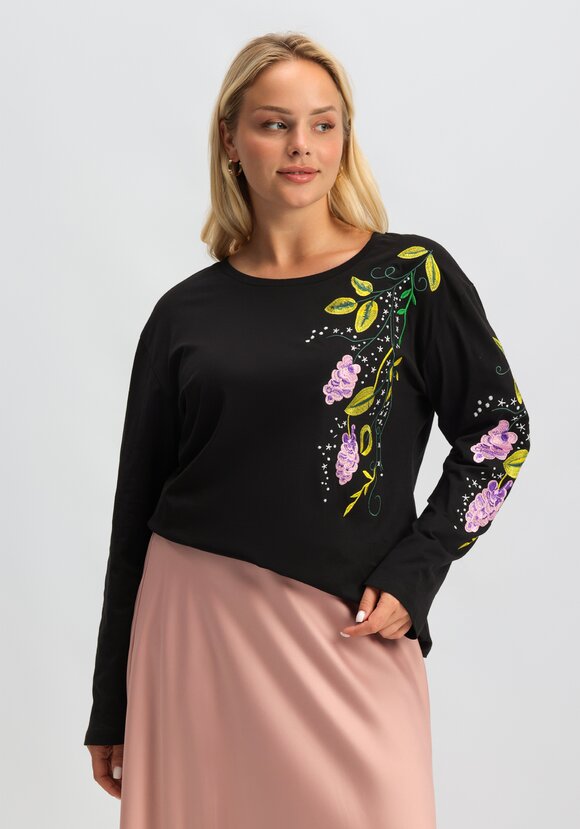 Лонгслив с вышивкой шир.  580, рис. 11