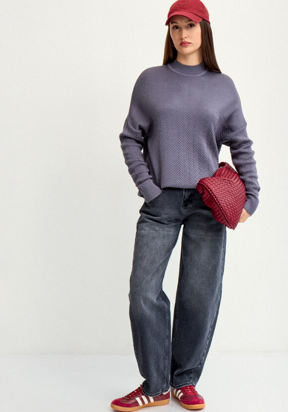 Джемпер с горлом и со спущенным плечом шир.  580, рис. 23