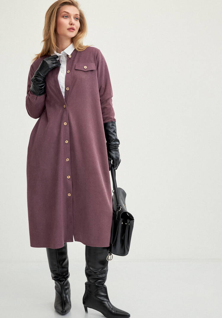 Платье-рубашка с плиссированной спинкой шир.  750, рис. 33