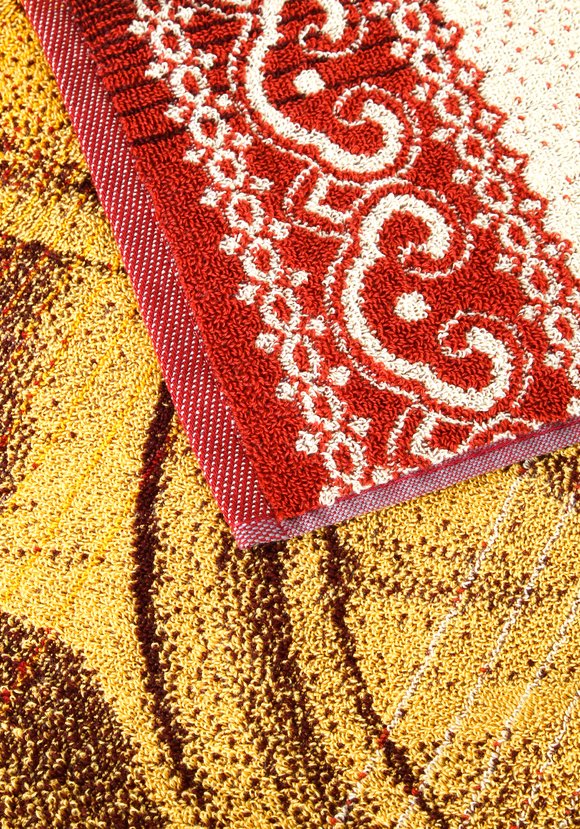 Полотенце махровое большое — купить со скидкой в магазине Леомакс за руб