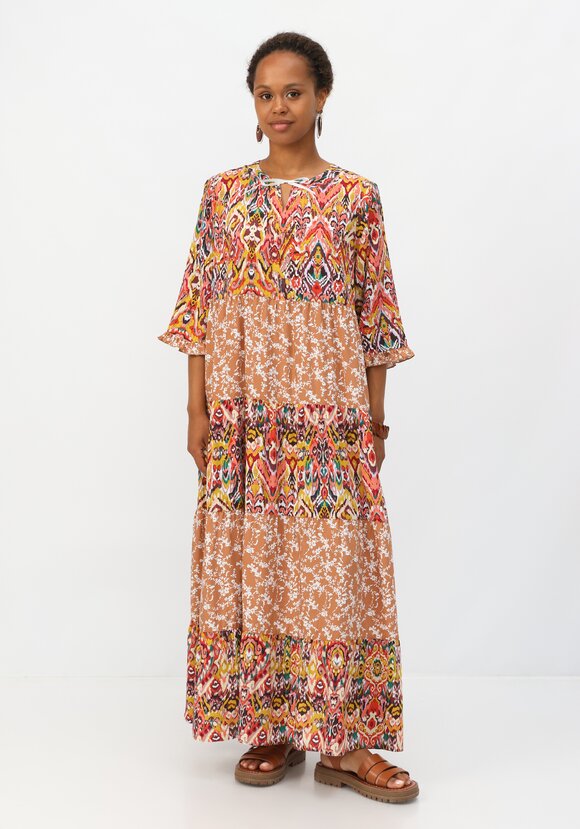 Платье с ярусами и комбинированным принтом шир.  580, рис. 36