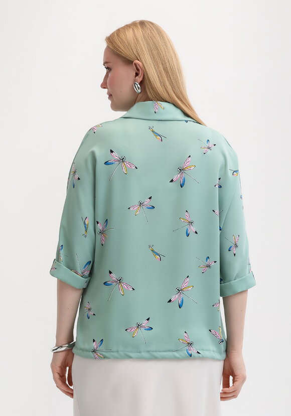 Блузка с принтом стрекозы шир.  580, рис. 8
