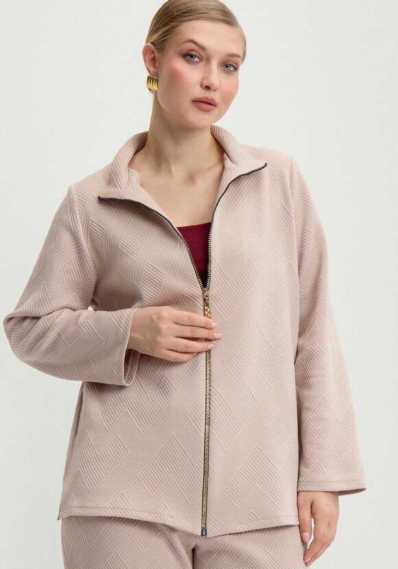 Кардиган на молнии с фактурным принтом шир.  580, рис. 1