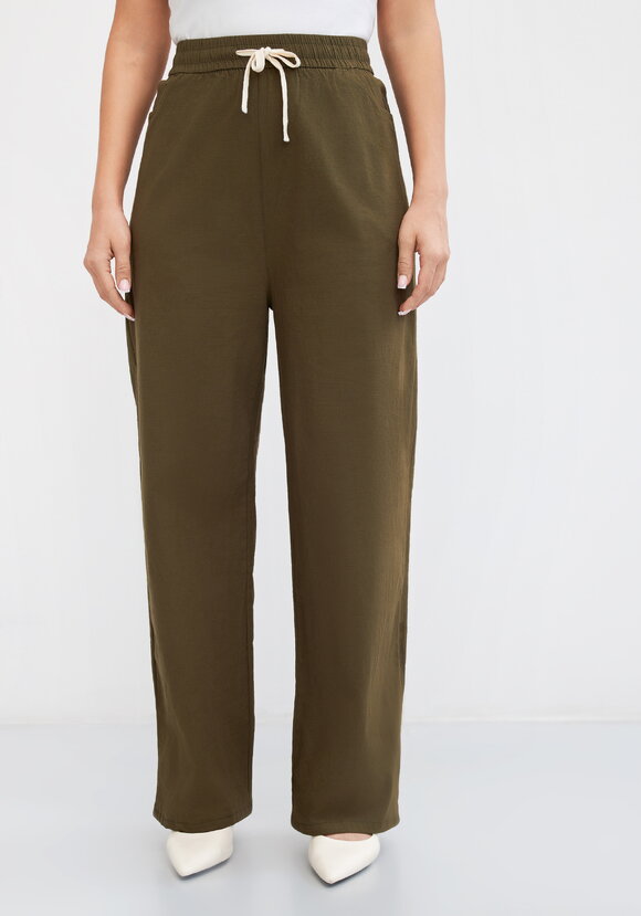 Брюки на резинке по поясу, прямые Симона шир.  580, рис. 16