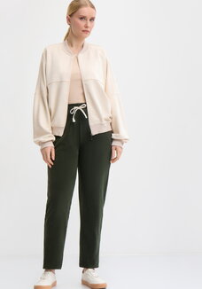 Брюки велюровые прямые на резинке по поясу