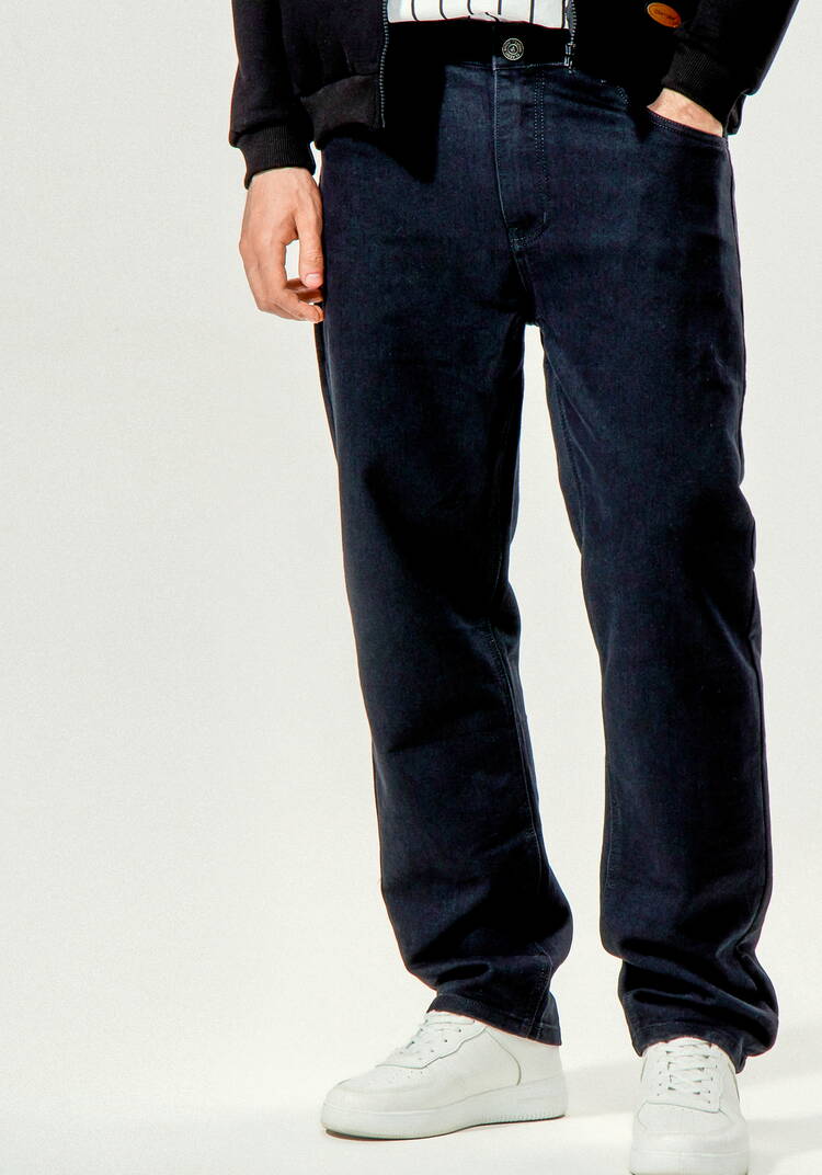 Брюки прямые из джинсовой ткани с карманами шир.  750, рис. 18