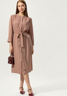 Платье-рубашка с воротником-стойкой