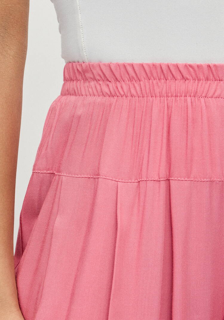 Брюки свободные с эластичной лентой по низу шир.  750, рис. 22