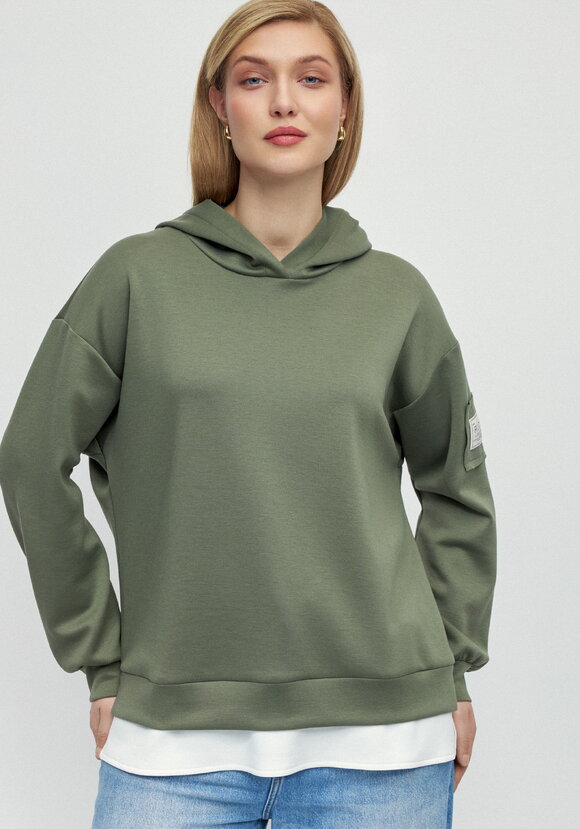 Худи с нашивкой по рукаву шир.  580, рис. 1