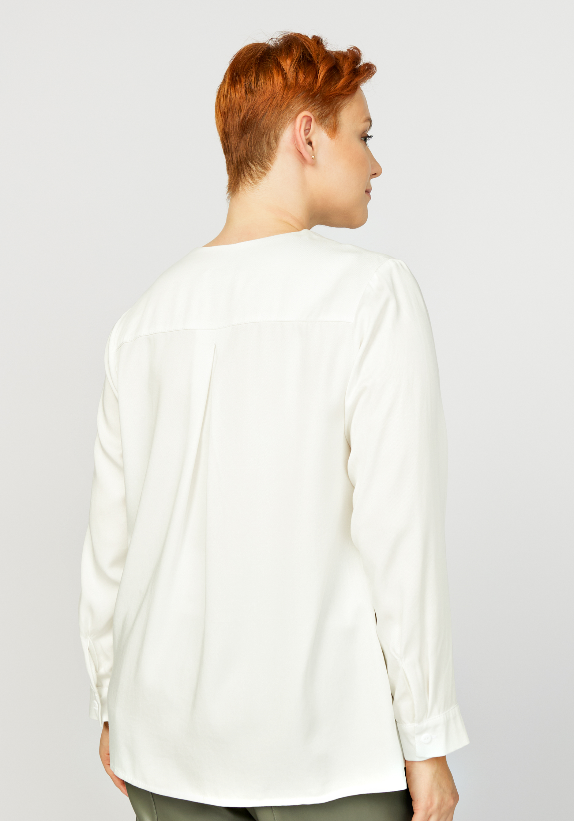 Блуза с оригинальной отделкой по горловине G.Grosso, цвет белый, размер 52-54 - фото 6