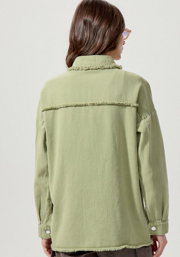 Джинсовая куртка с бахромой по краям шир.  580, рис. 19