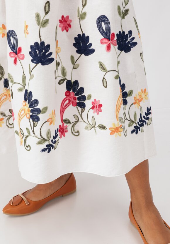 Платье ярусное с цветочной вышивкой шир.  580, рис. 23