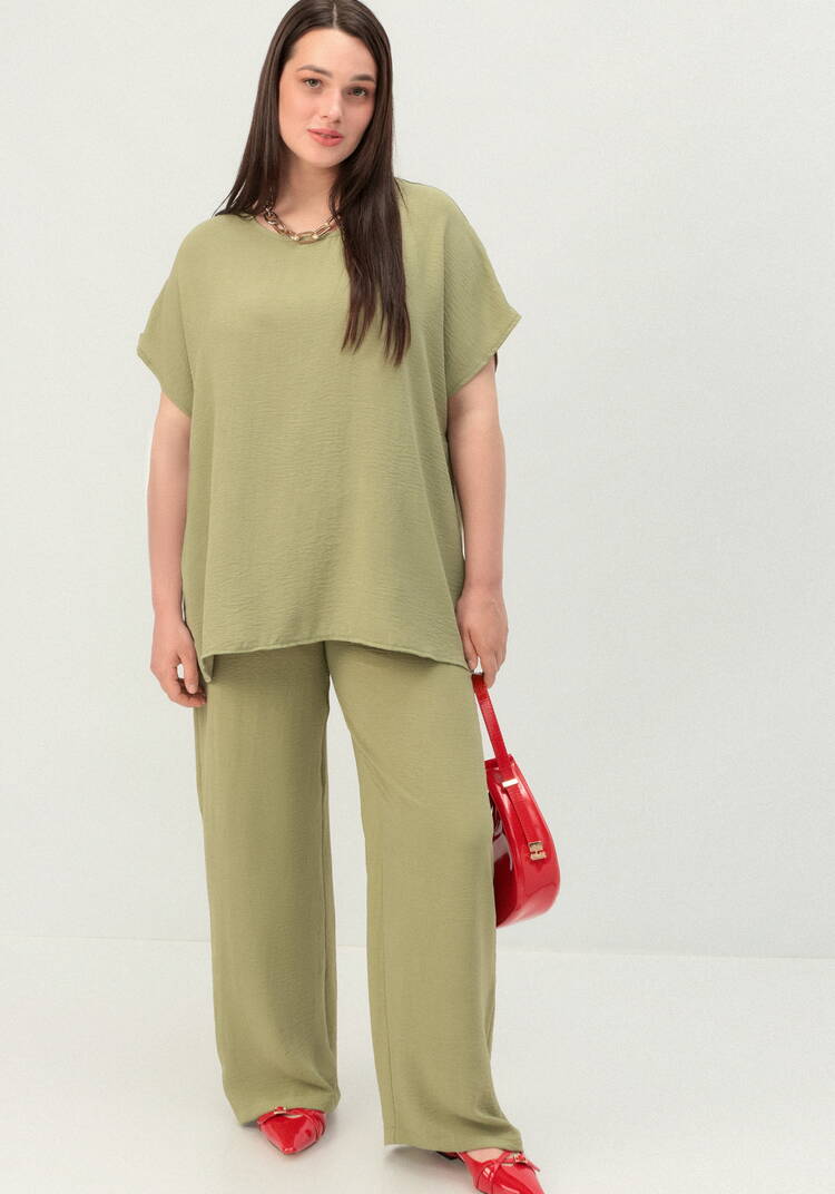 Брюки с карманами, свободного кроя шир.  750, рис. 47