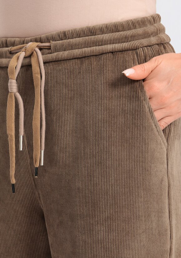 Брюки на резинке с кулиской Агата шир.  580, рис. 15