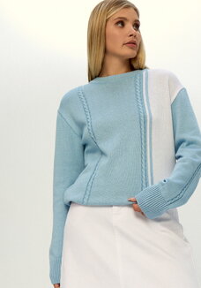 Джемпер двухцветный с косами