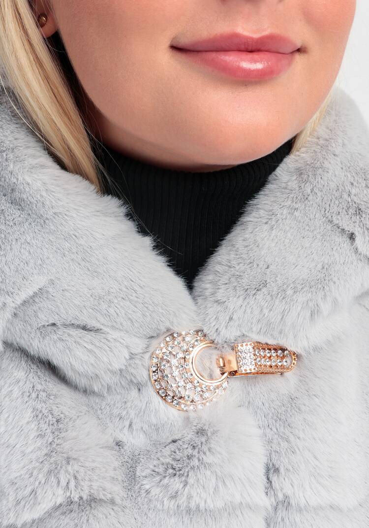 Шуба фактурная с капюшоном и брошью шир.  750, рис. 24