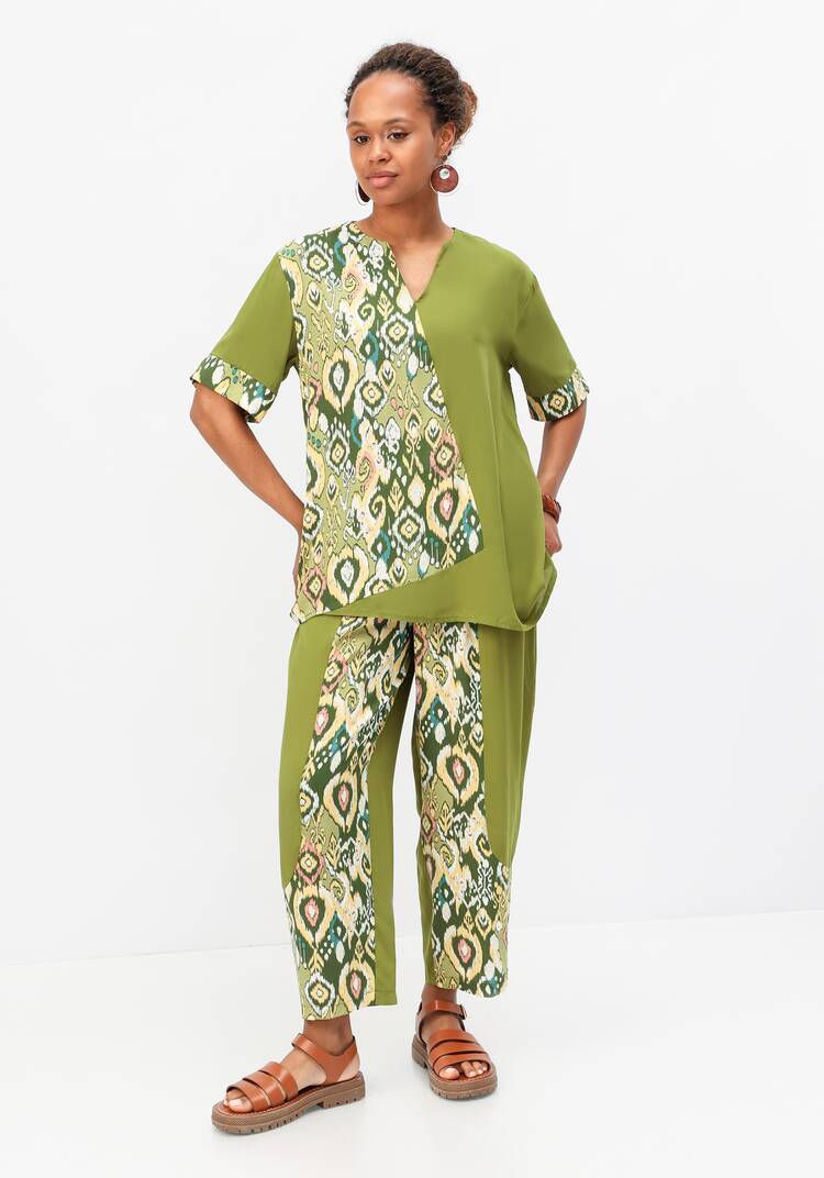 Костюм с асимметричными вставками шир.  750, рис. 11