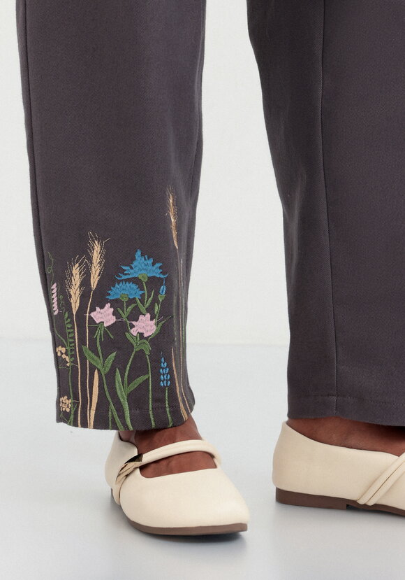 Брюки-бананы с вышивкой шир.  580, рис. 14