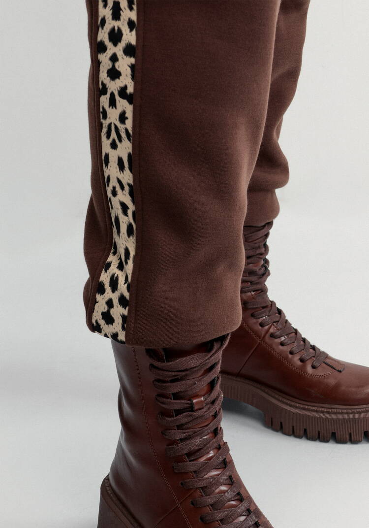 Брюки с леопардовыми лампасами шир.  750, рис. 14