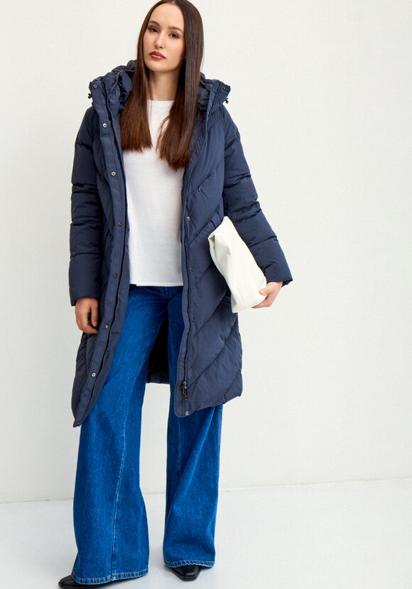 Пуховик стеганый свободного кроя с капюшоном шир.  580, рис. 4