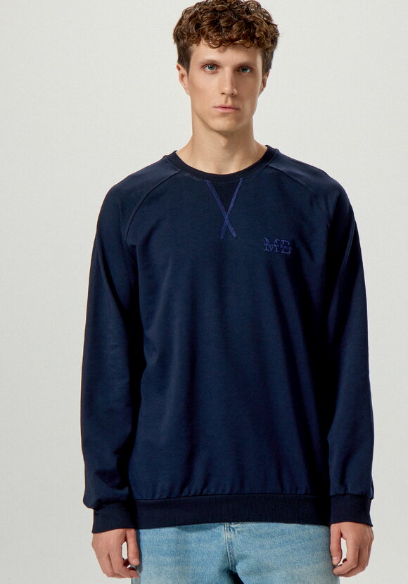 Свитшот с вышивкой на груди шир.  580, рис. 4