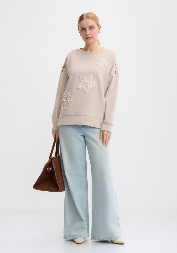 Свитшот с обьемным декором шир.  580, рис. 2