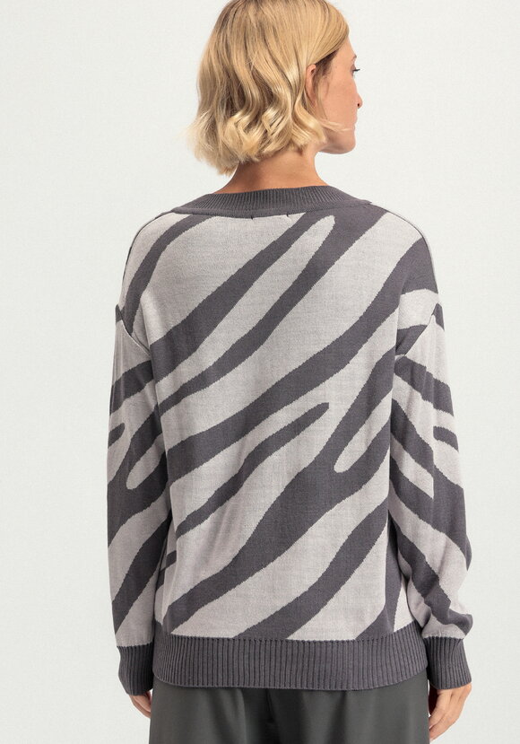 Джемпер с принтом зебра шир.  580, рис. 12