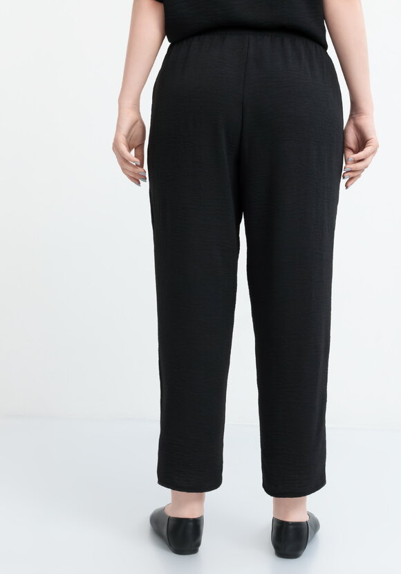 Костюм с брюками из легкой ткани шир.  580, рис. 22