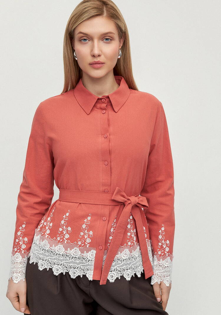 Блуза с кружевом на пуговицах Роуз шир.  750, рис. 9