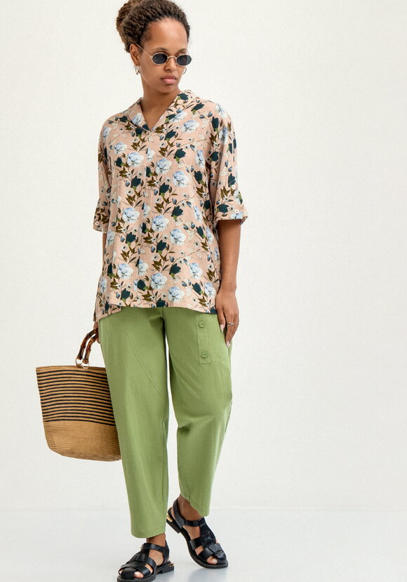 Блуза со спущенным плечом и с воротом шаль шир.  580, рис. 16