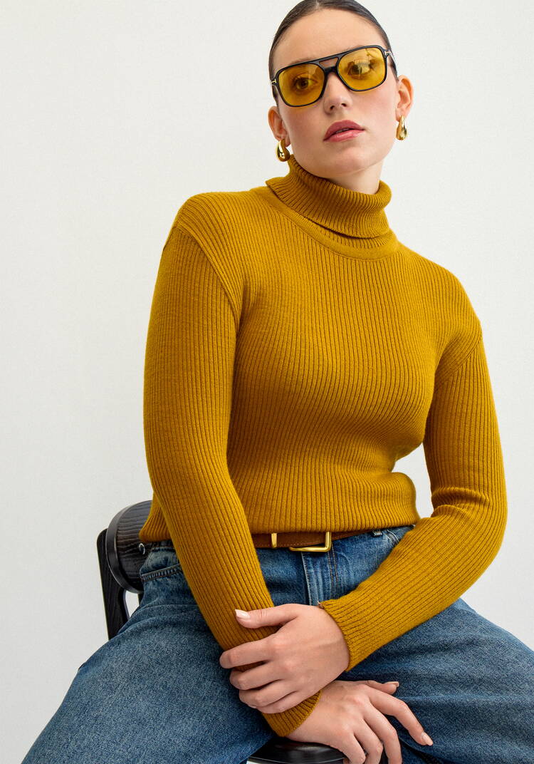 Водолазка в рубчик с высокой горловиной шир.  750, рис. 40