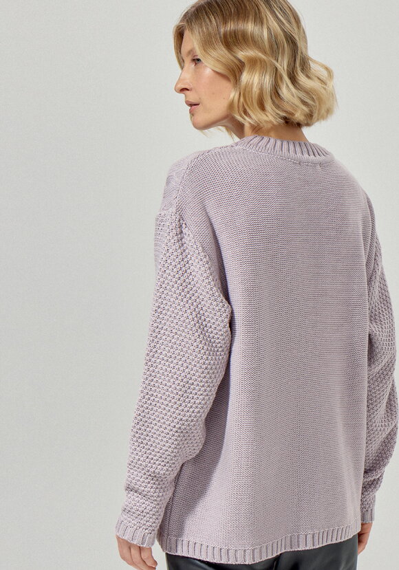 Джемпер с комбинированным фактурным рисунком шир.  580, рис. 24