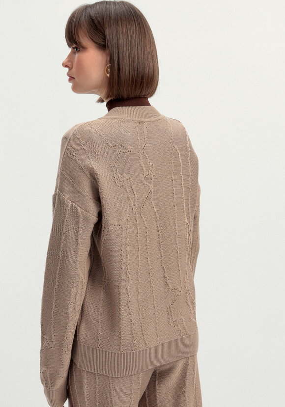 Бомбер с фактурным рисунком шир.  580, рис. 3