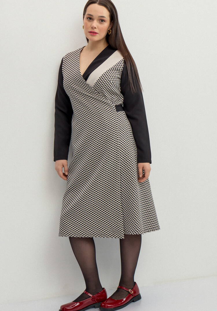 Платье на запах с V-образным вырезом шир.  750, рис. 6