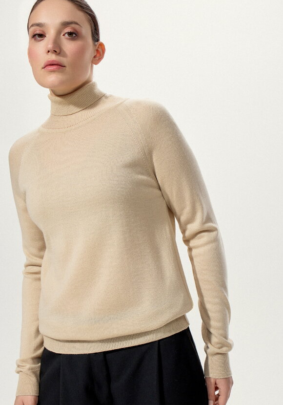 Джемпер с высоким воротником шир.  580, рис. 2