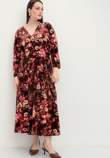 Платье с цветочным принтом на поясе