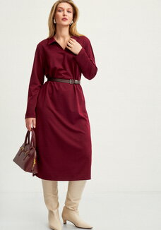 Платье с разрезами по бокам и карманами